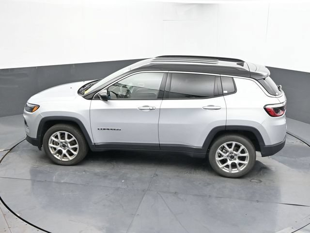 Used 2025 Jeep Compass Limited AWD/4WD image 42