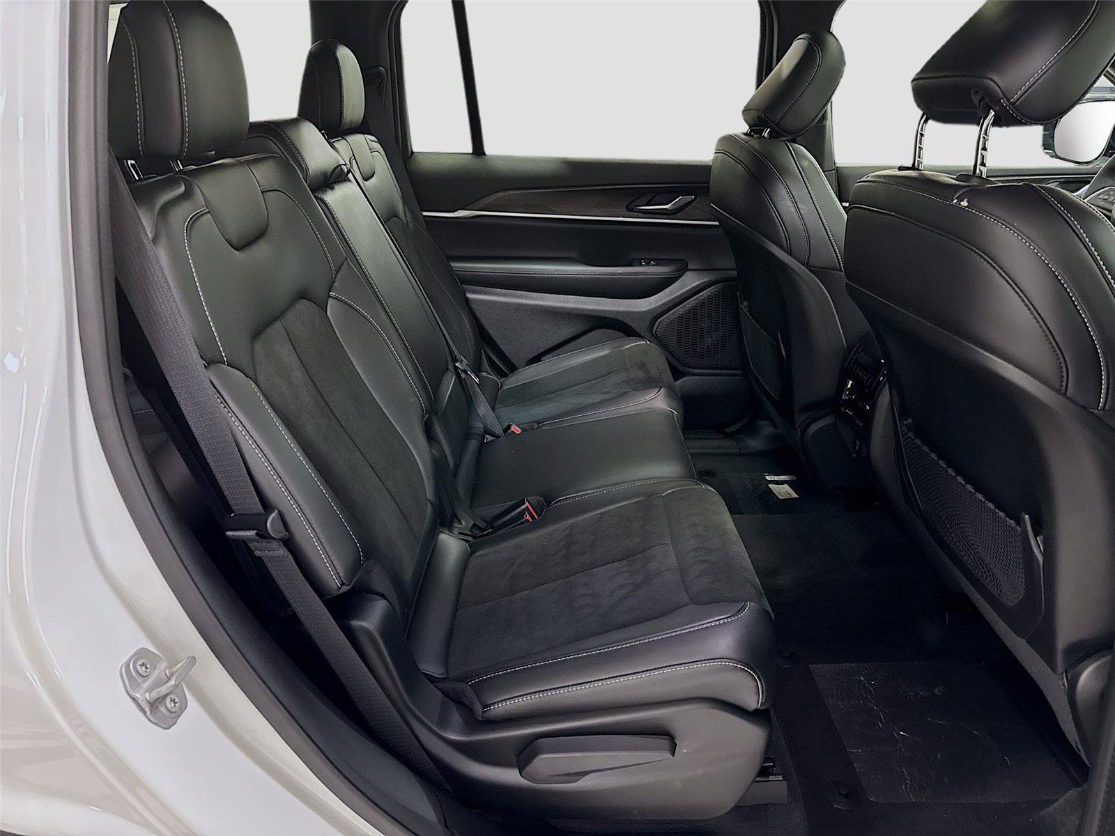 New 2026 Jeep Grand Cherokee L 4WD image 33