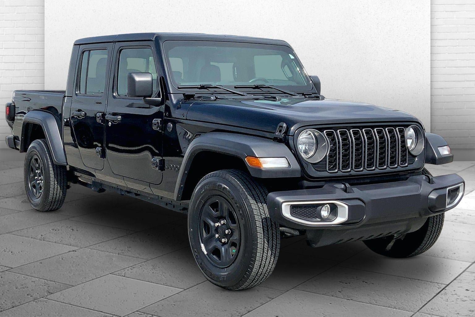 Used 2024 Jeep Gladiator Sport image 1