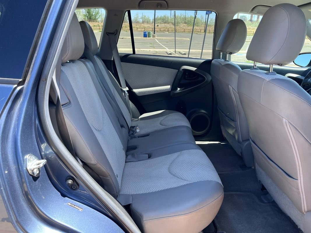 Used 2014 Toyota RAV4 EV FWD image 19