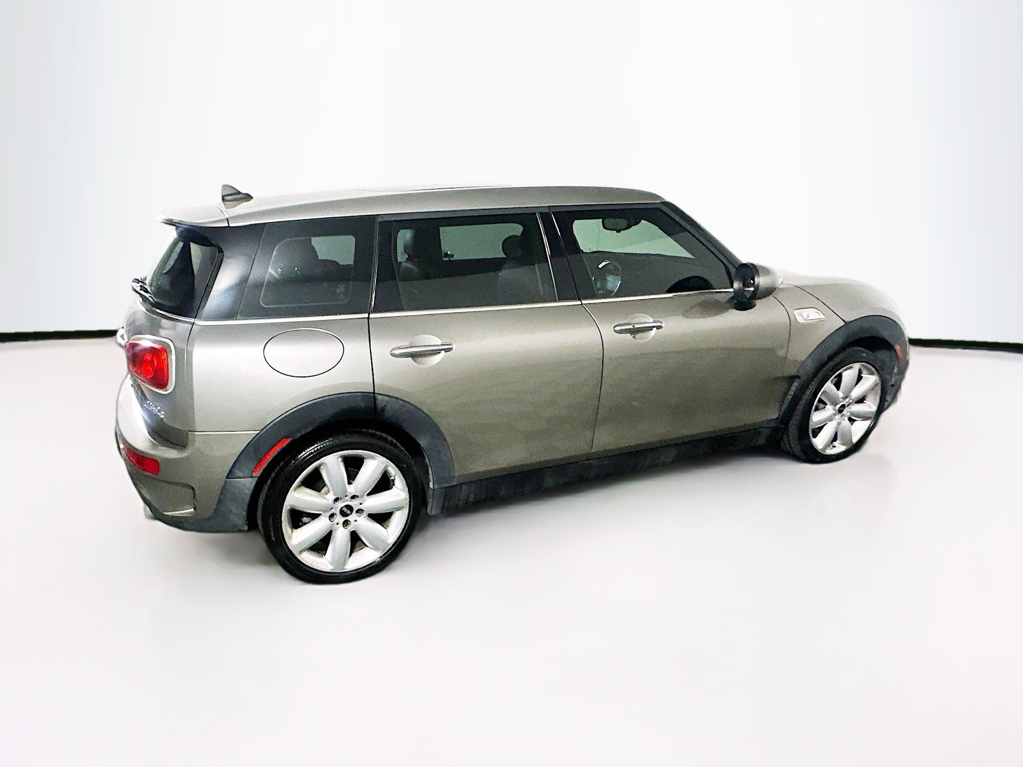 Used 2016 MINI Cooper Clubman S image 10