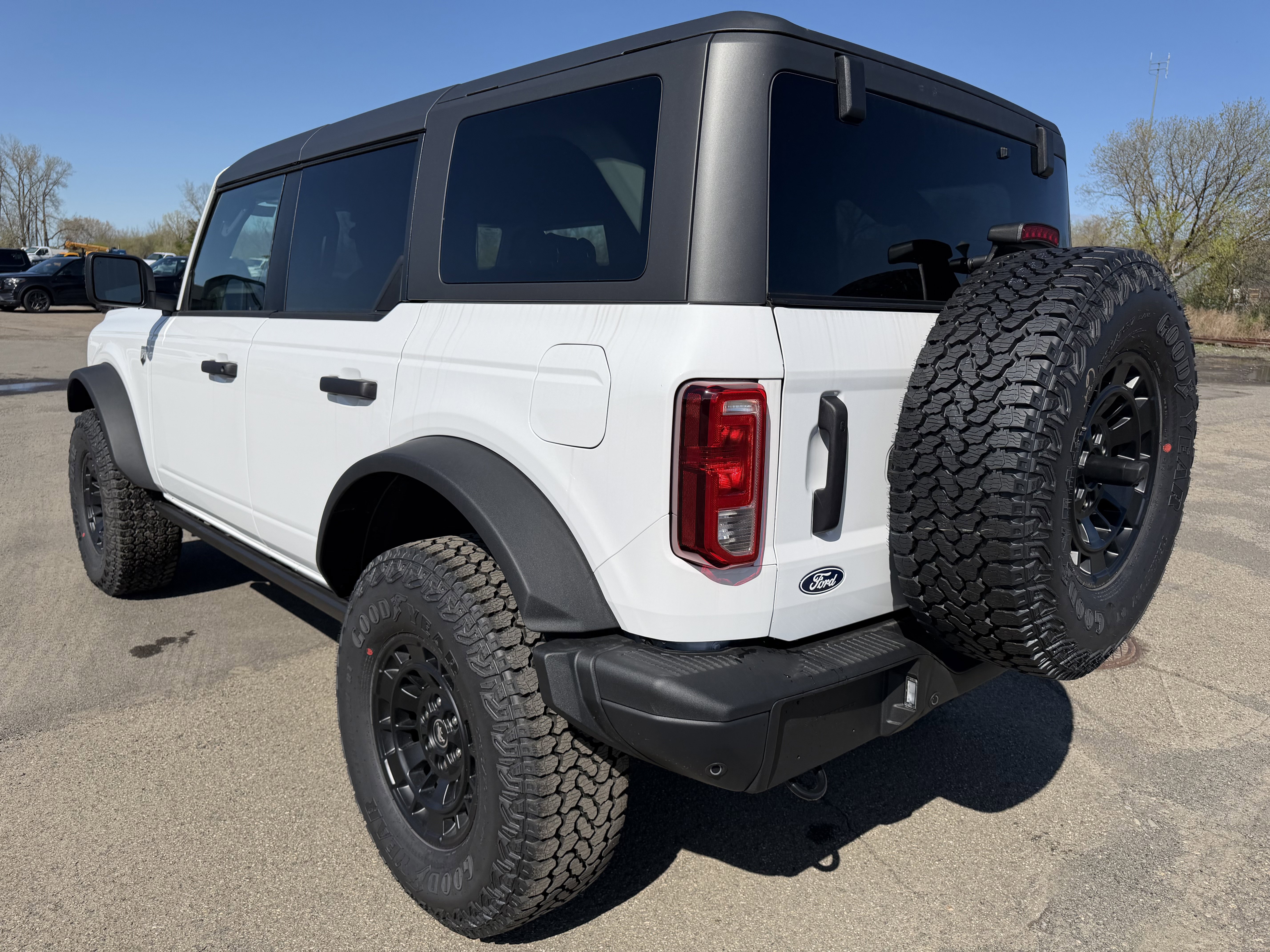 New 2026 Ford Bronco Big Bend w/ Black Diamond Package AWD/4WD image 3