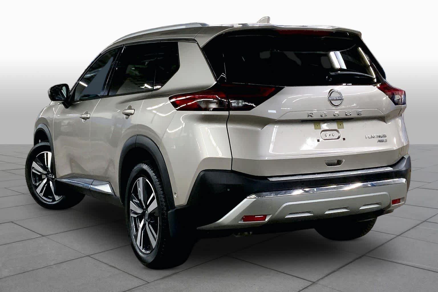 Used 2023 Nissan Rogue Platinum w/ Platinum Premium Package AWD/4WD image 12
