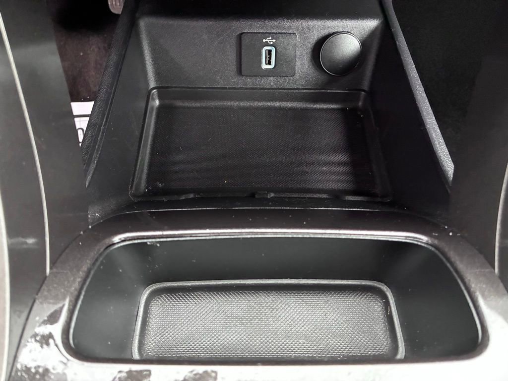 Used 2018 Ford Fusion SE w/ Fusion SE Technology Package FWD image 32
