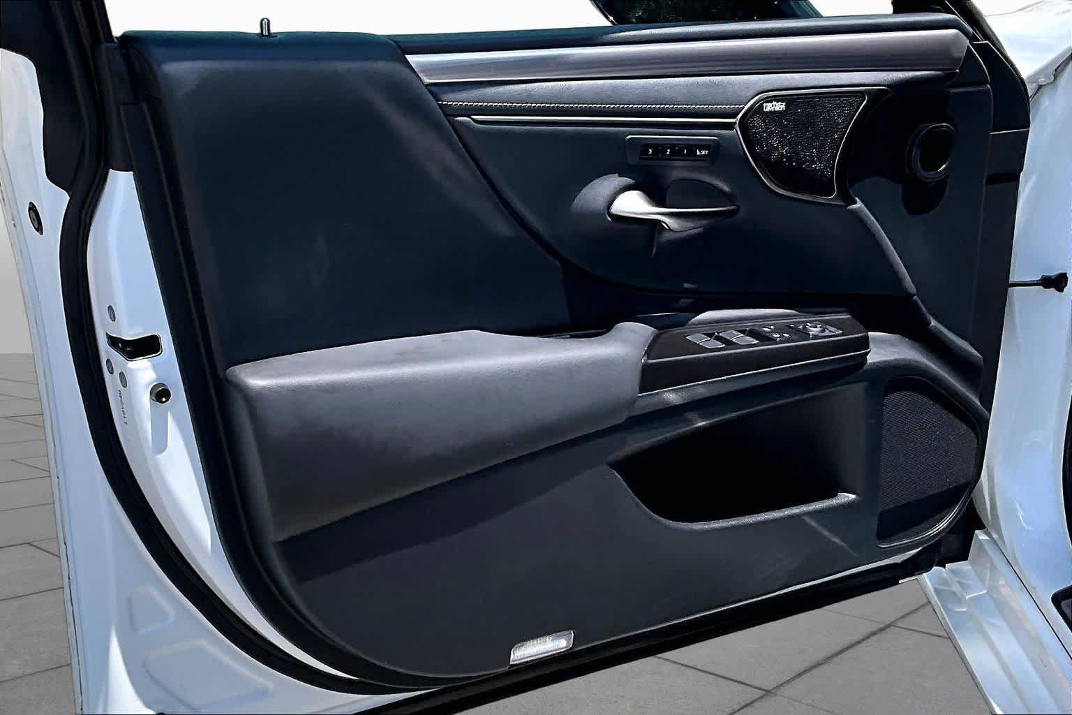 Used 2019 Lexus ES 350 F Sport w/ Accessory Package 2 FWD image 26