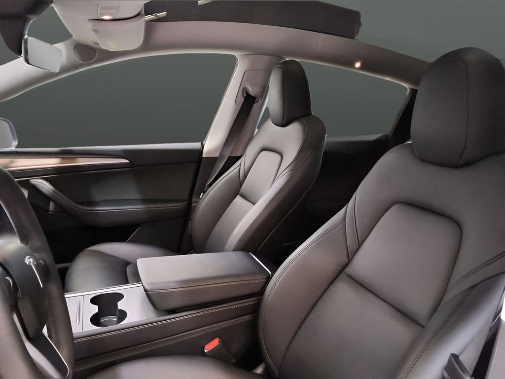 Used 2023 Tesla Model Y Long Range image 17