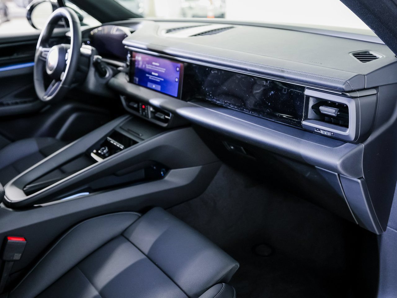 New 2026 Porsche Macan Electric RWD image 30