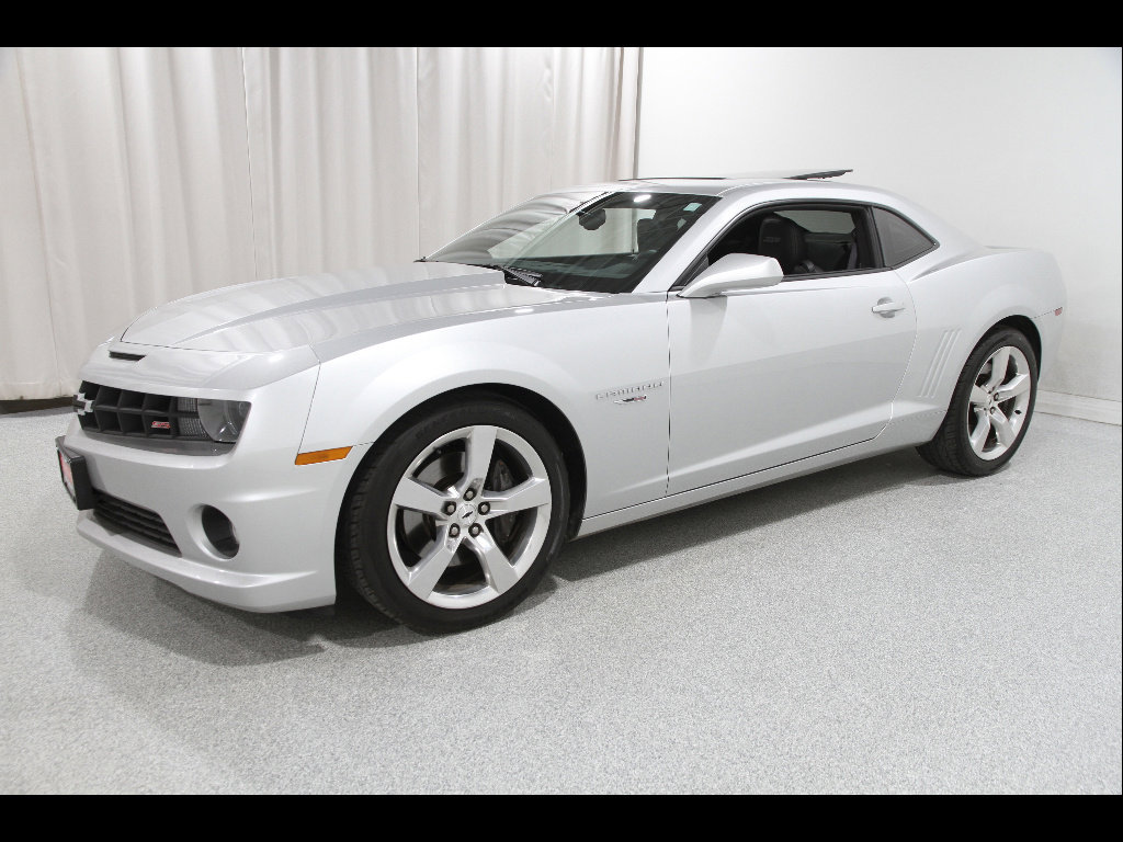 Used 2011 Chevrolet Camaro SS w/ RS Package RWD image 3
