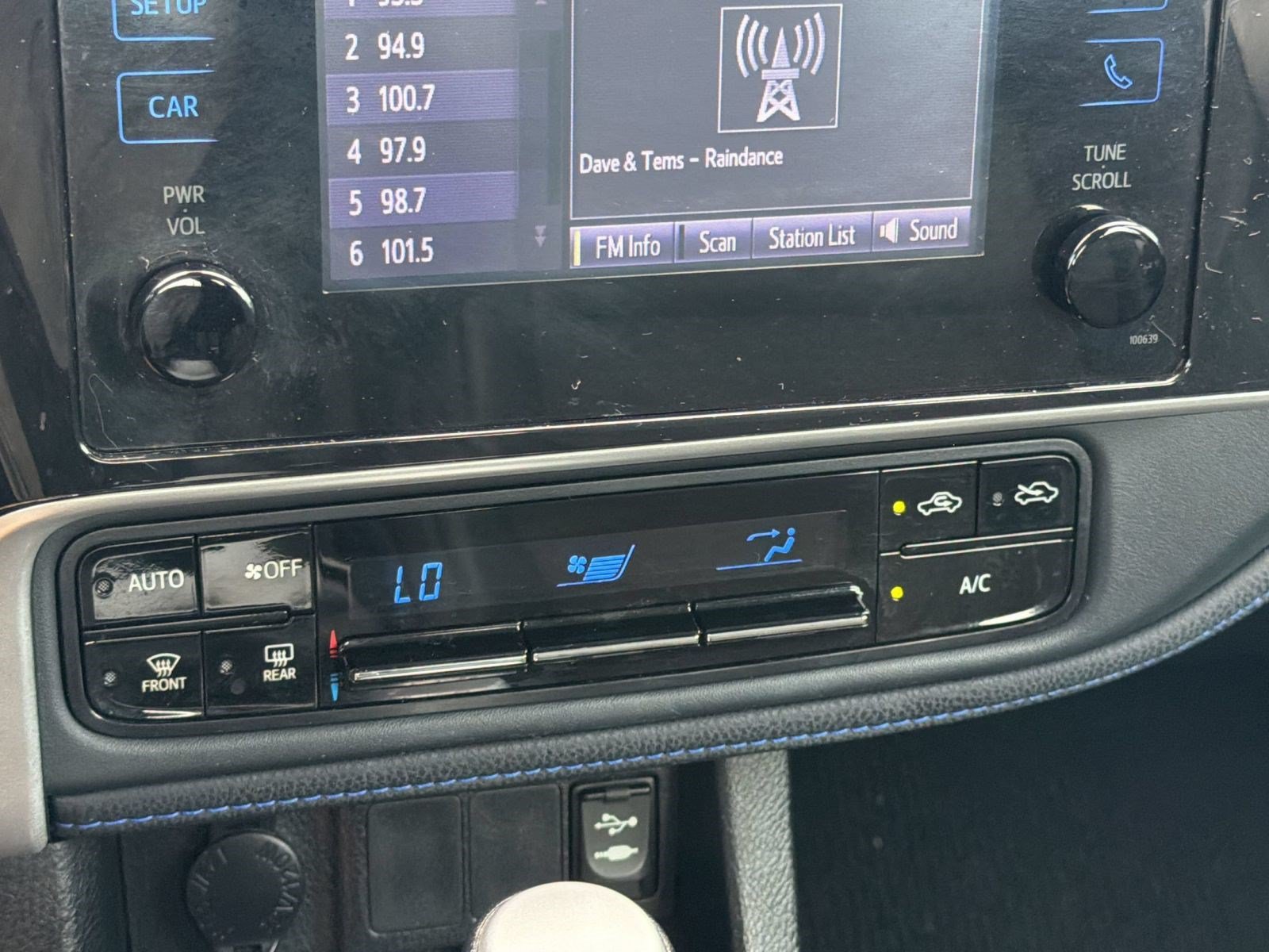 Used 2018 Toyota Corolla SE FWD image 18