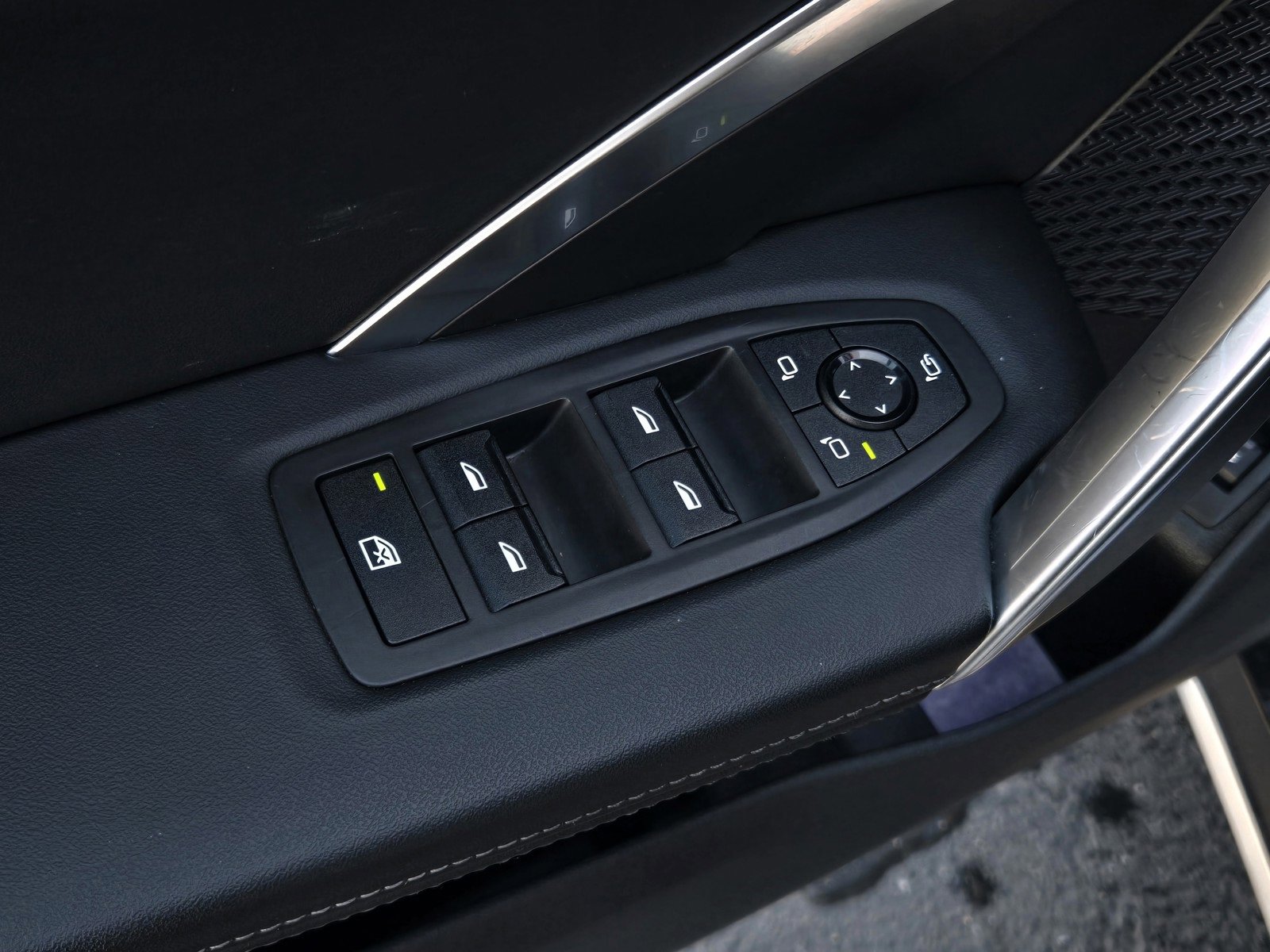 Used 2025 BMW X1 xDrive28i image 10