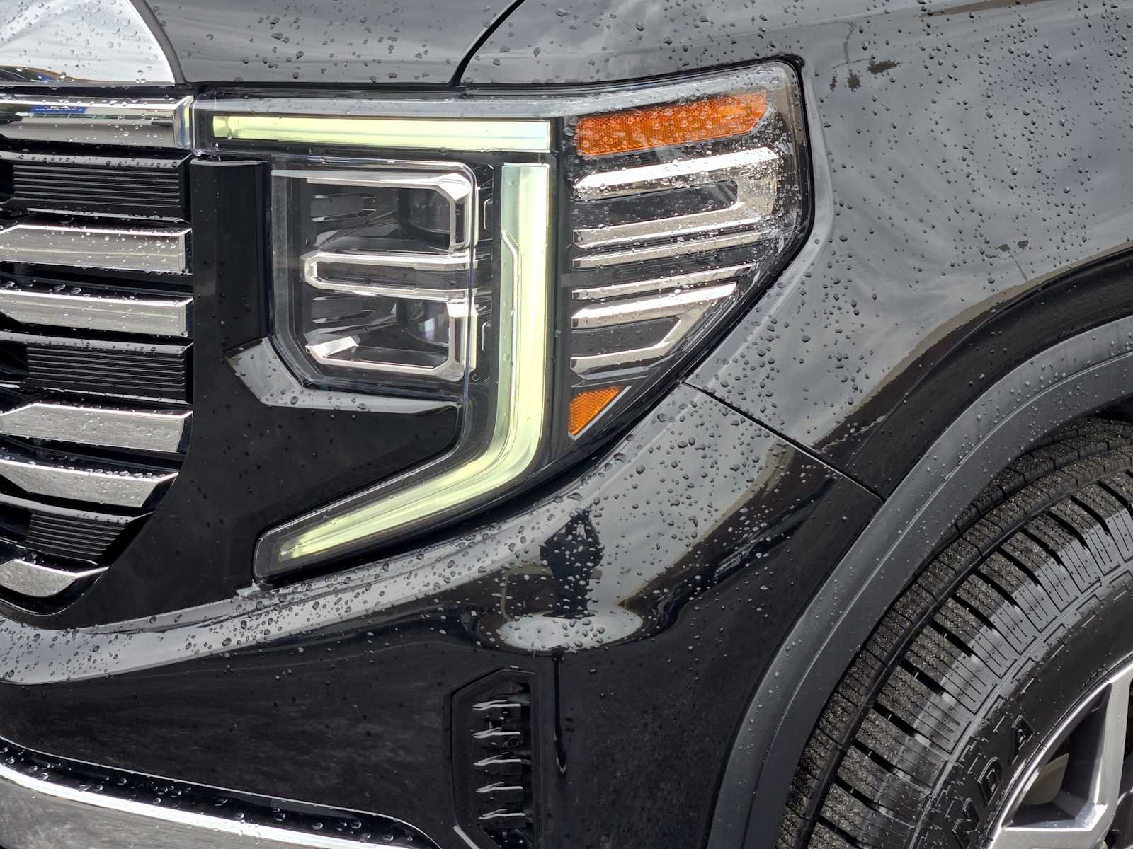Certified 2024 GMC Sierra 1500 SLT AWD/4WD image 9