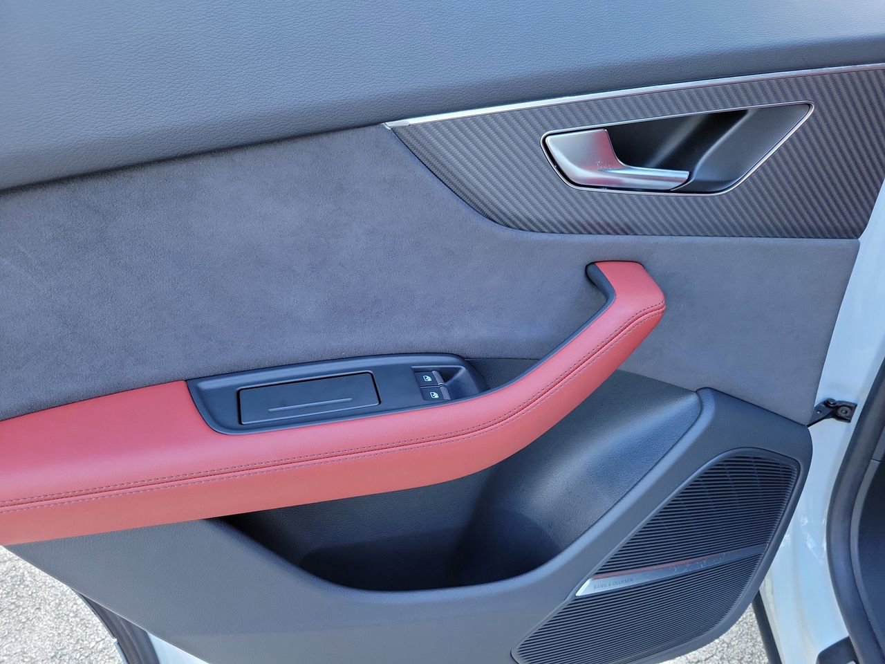 Used 2025 Audi SQ8 Premium Plus w/ 23" Wheel Package image 12