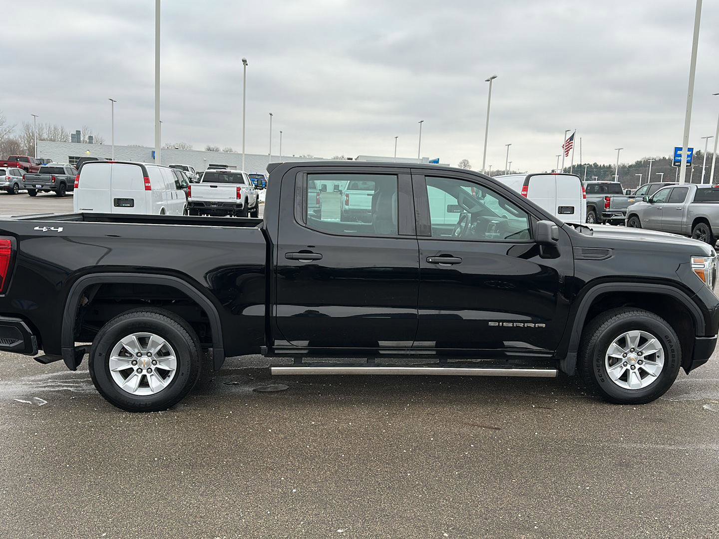 Used 2019 GMC Sierra 1500 4WD CREW CAB 147 image 9