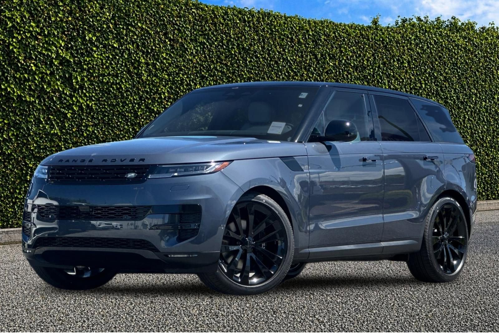 New 2026 Land Rover Range Rover Sport SE AWD/4WD image 2