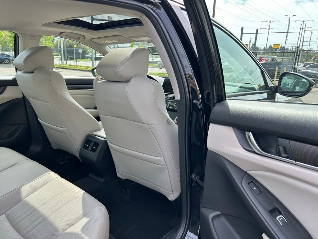 Used 2018 Honda Accord Touring image 13