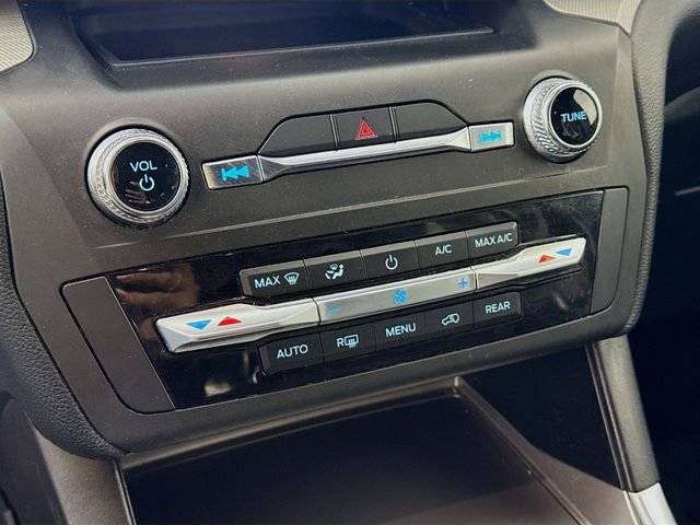 Used 2020 Ford Explorer XLT w/ Equipment Group 202A image 15