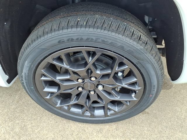New 2026 Jeep Grand Cherokee L Summit AWD/4WD image 23