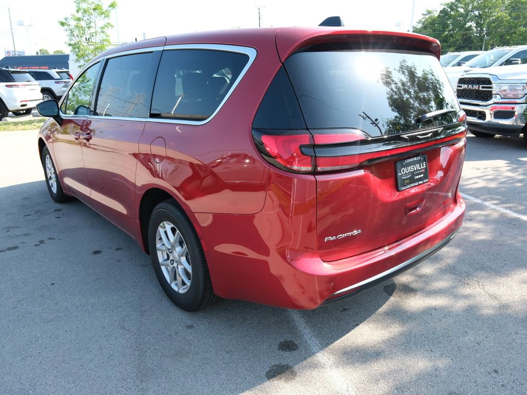 New 2027 Chrysler Pacifica Select FWD image 10