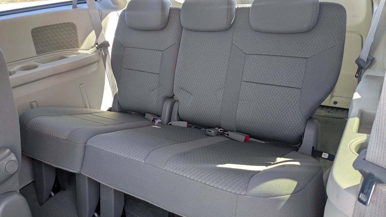 Used 2010 Dodge Grand Caravan SE w/ Climate Group FWD image 22