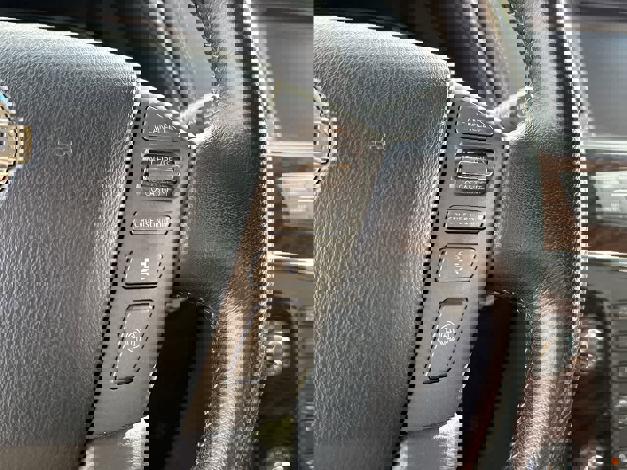 Used 2017 Nissan Armada Platinum image 22