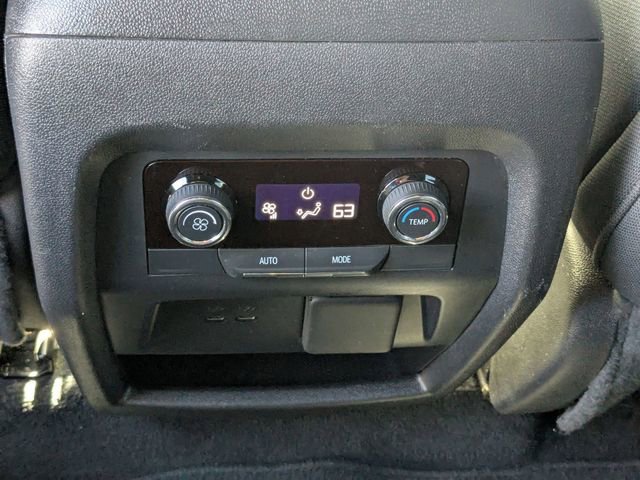 Used 2024 Chevrolet Traverse LT image 33