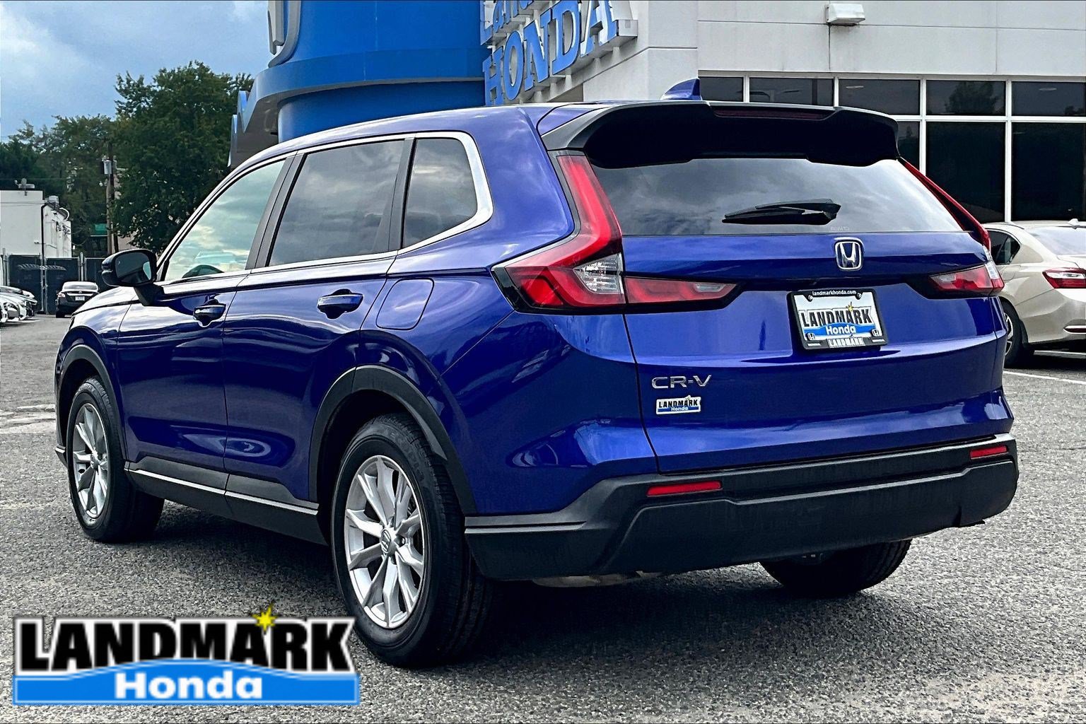Used 2024 Honda CR-V EX image 12