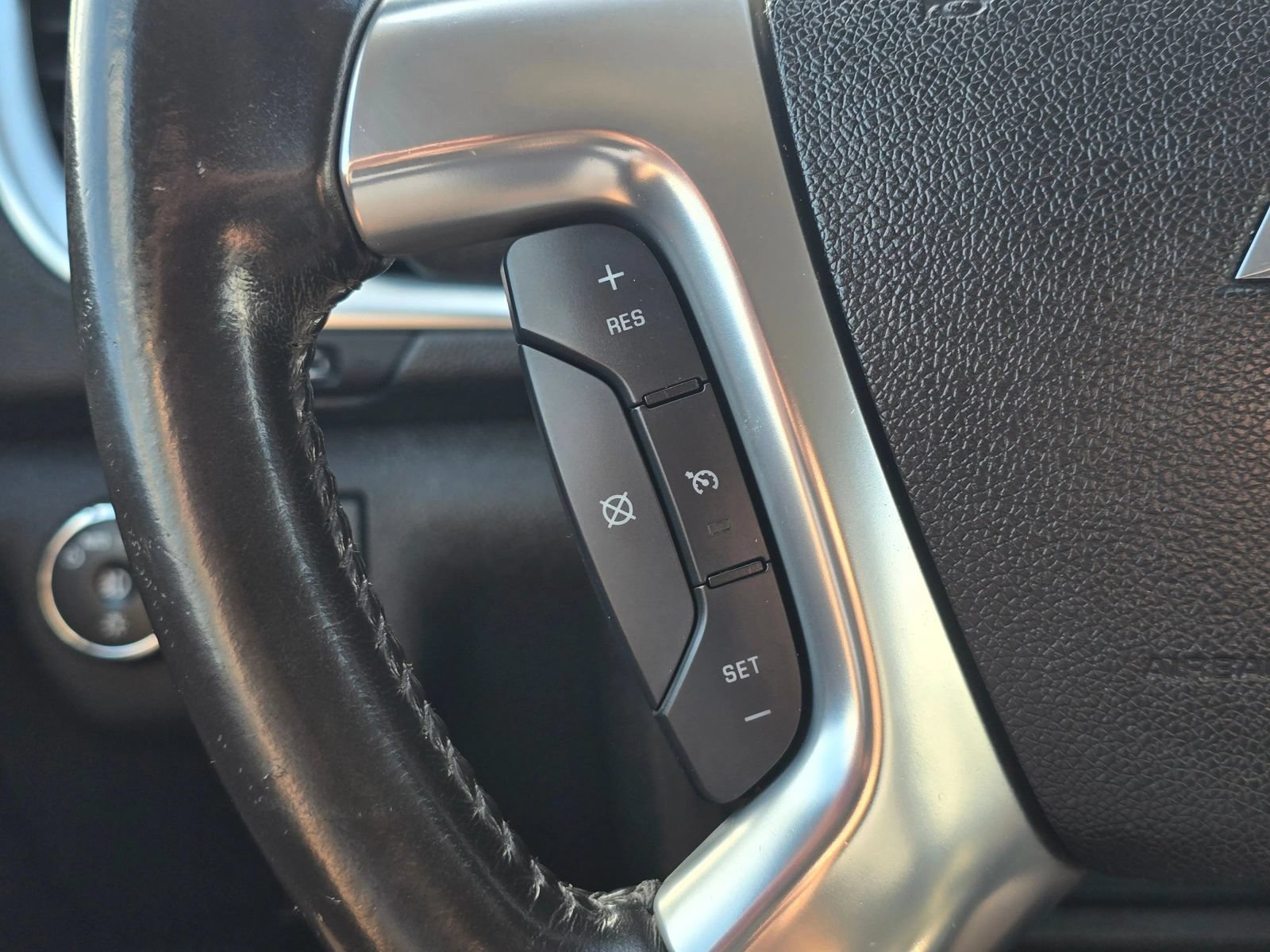 Used 2016 Chevrolet Traverse LT w/ Style and Technology Package FWD image 26