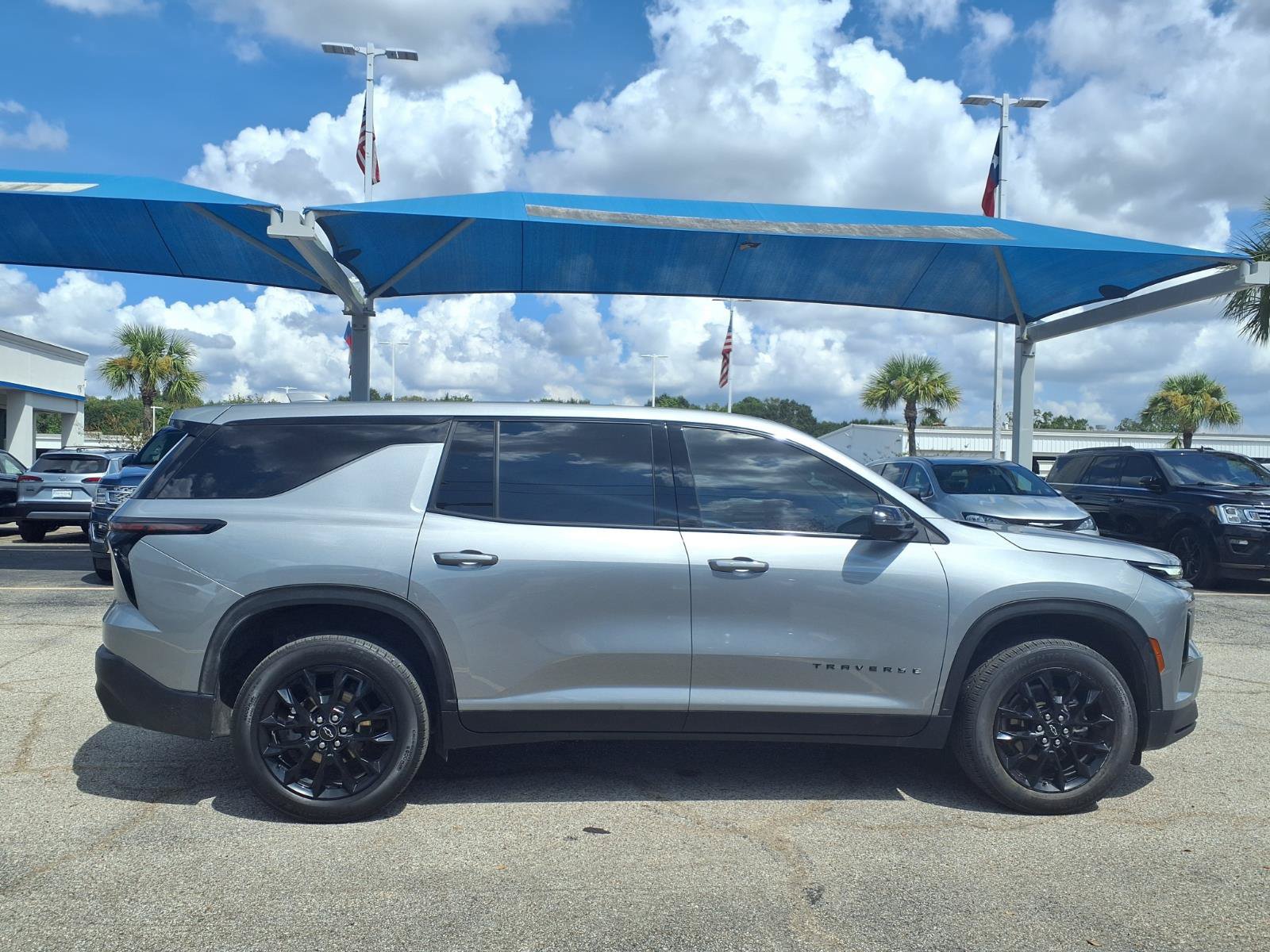 Certified 2024 Chevrolet Traverse LS w/ Midnight/Sport Edition FWD image 21