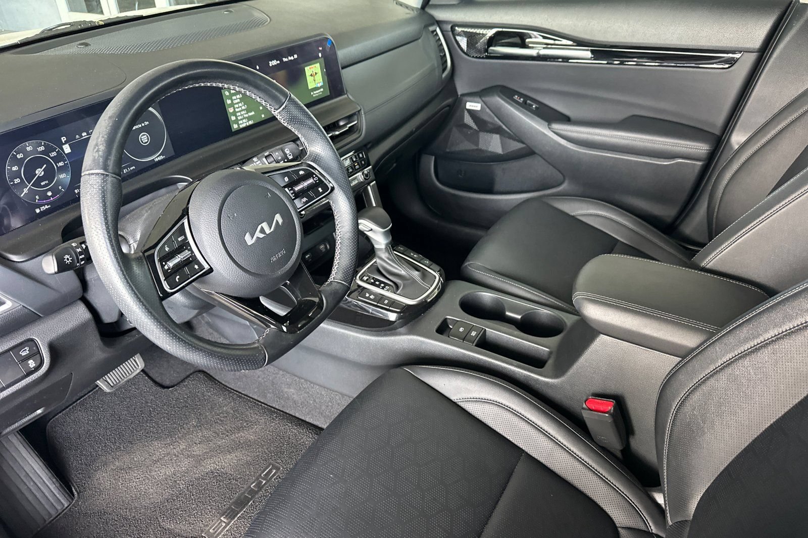 Certified 2024 Kia Seltos SX w/ SX Sunroof Package AWD/4WD image 7