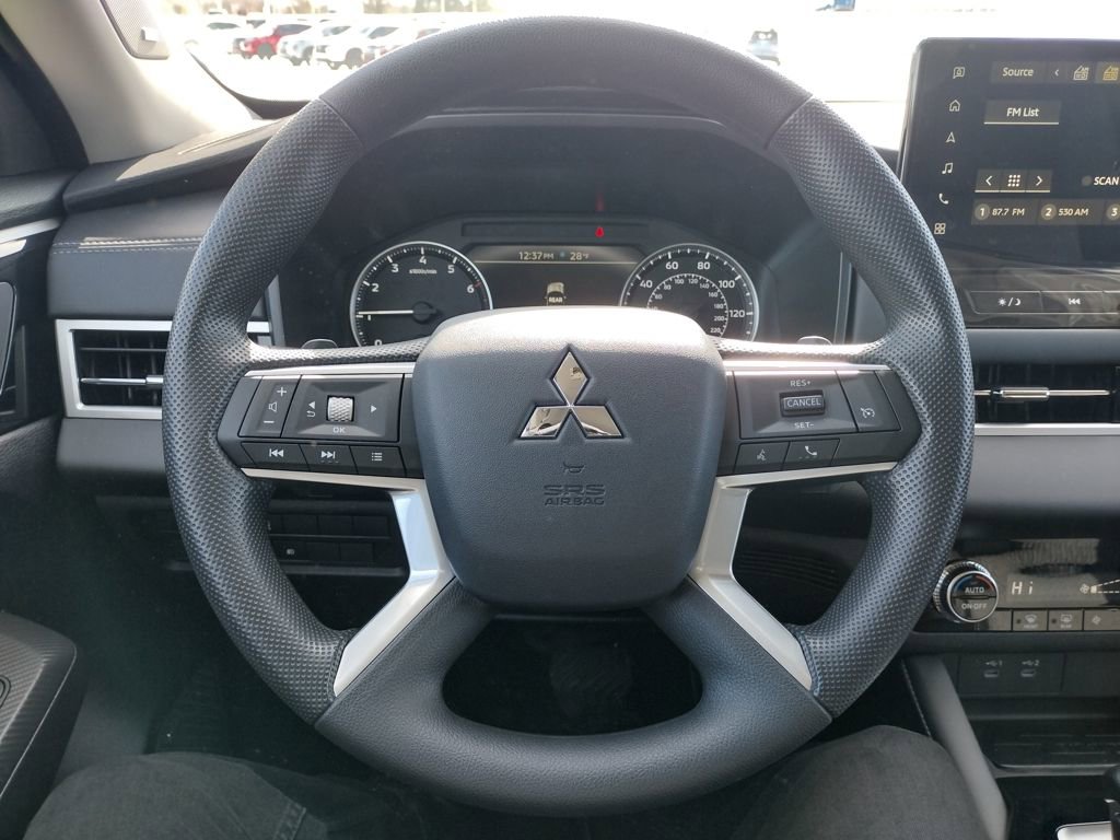 New 2026 Mitsubishi Outlander ES image 6