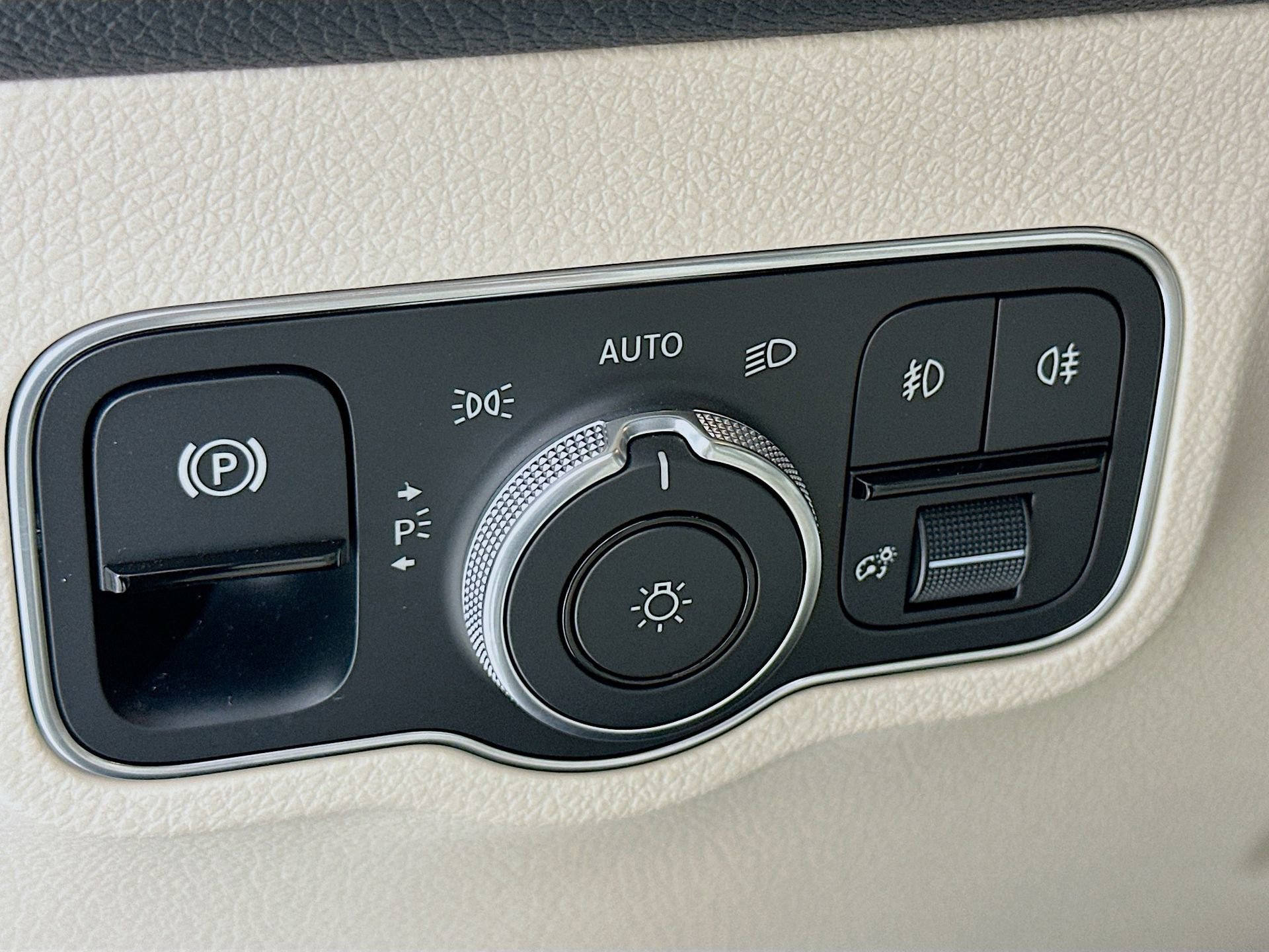 Used 2024 Mercedes-Benz GLB 250 image 11