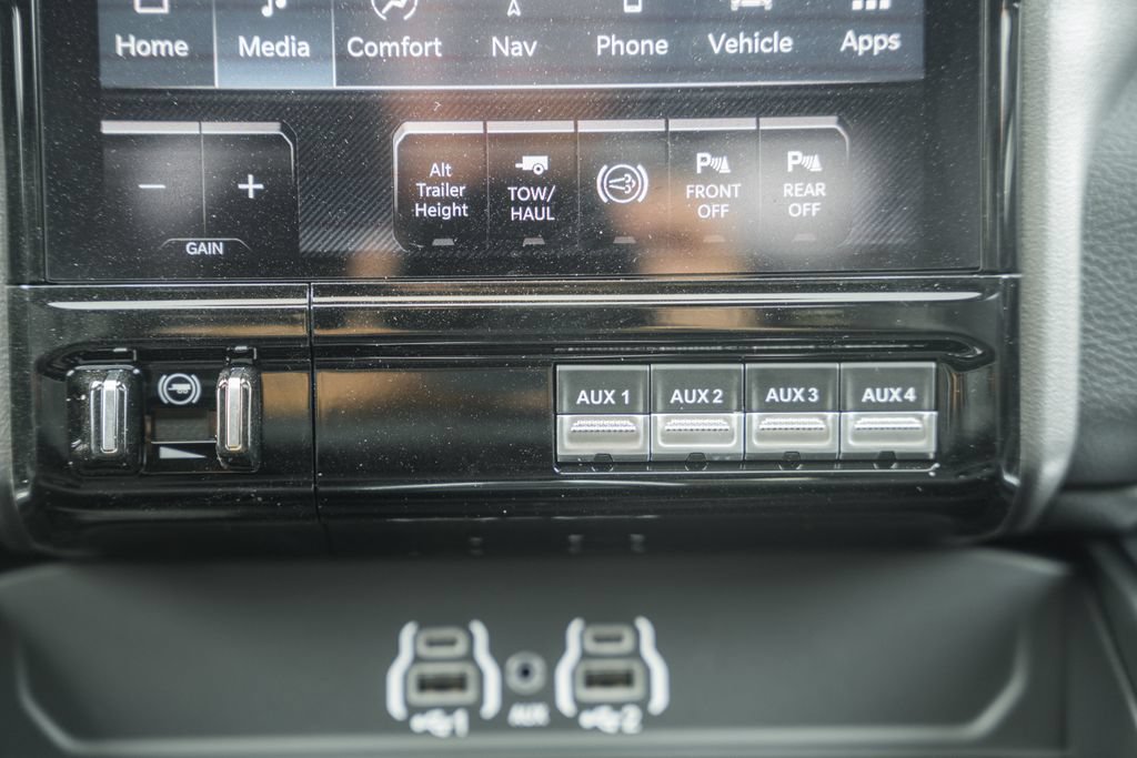 New 2026 RAM 2500 Laramie AWD/4WD image 28
