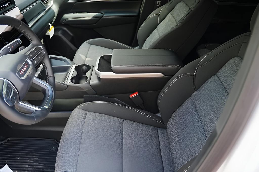 New 2026 GMC Terrain Elevation w/ Black Edition image 9