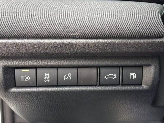 Used 2025 Toyota Camry LE image 27