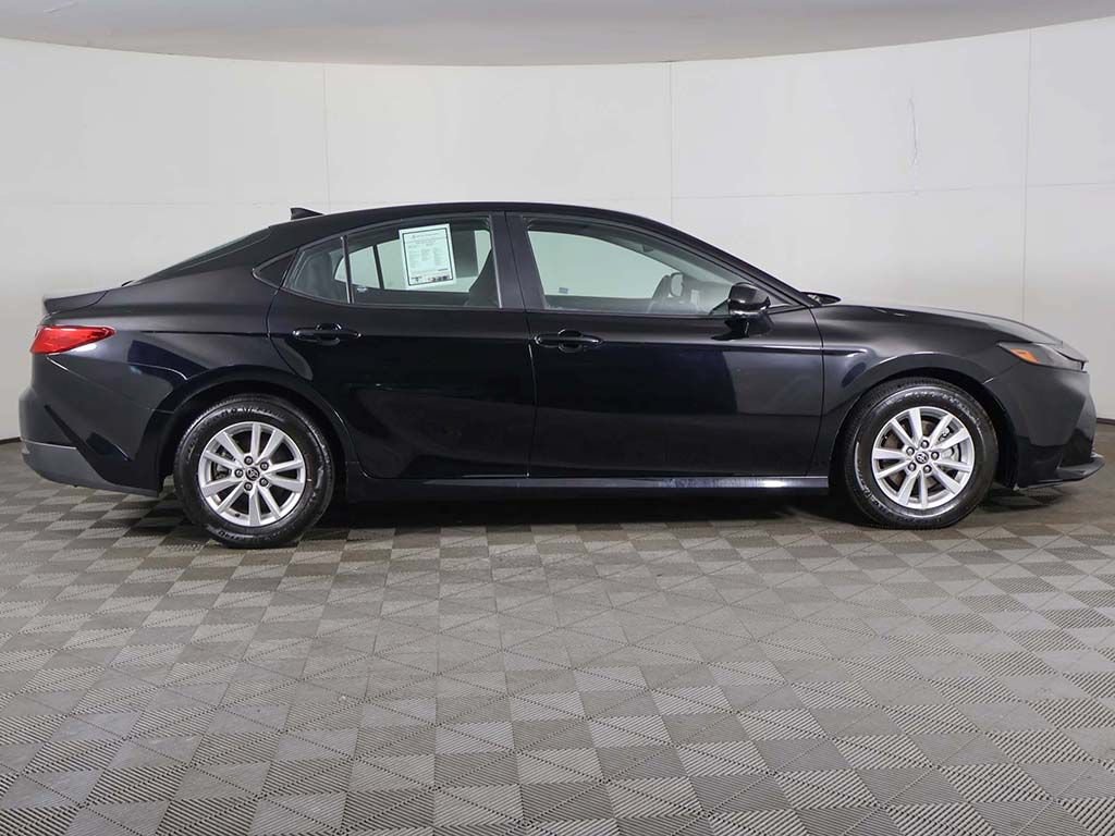 Used 2025 Toyota Camry LE FWD image 16