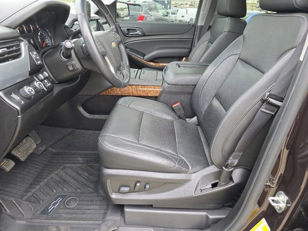 Used 2020 Chevrolet Suburban Premier AWD/4WD image 32