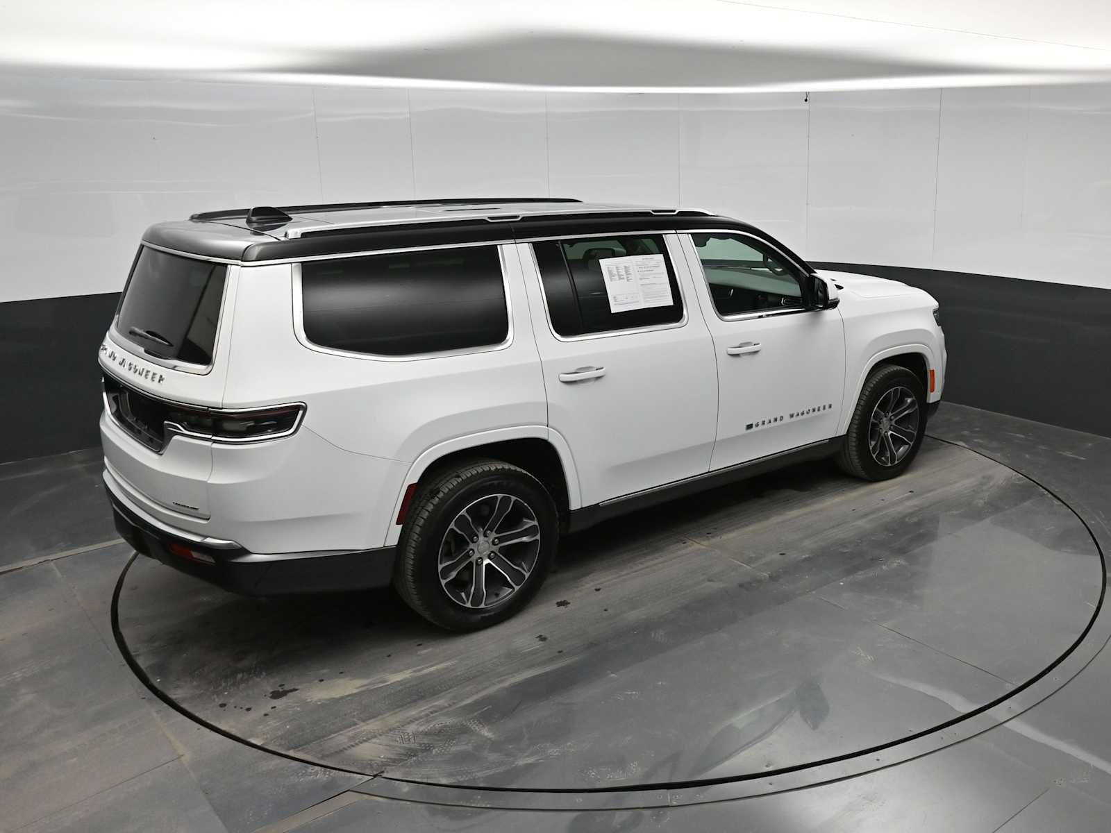 Used 2022 Jeep Grand Wagoneer Series I AWD/4WD image 33