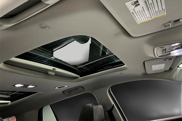 Used 2020 Chevrolet Traverse Premier w/ Redline Edition image 4