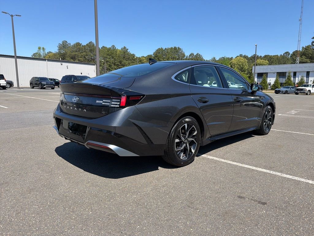 Used 2025 Hyundai Sonata SEL FWD image 5