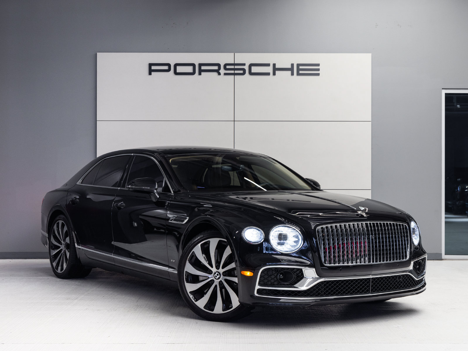 Used 2022 Bentley Flying Spur V8 AWD/4WD image 9