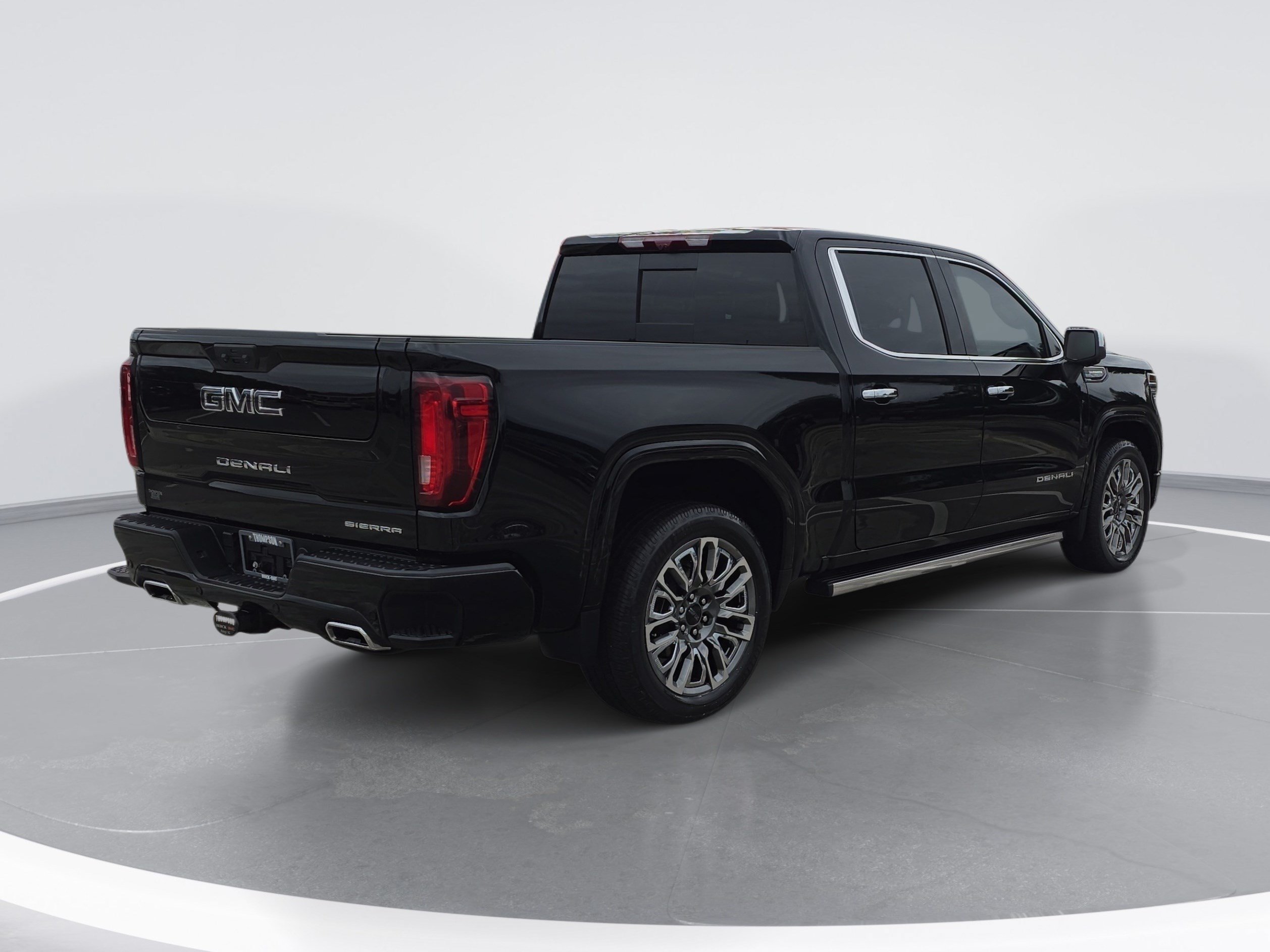 Used 2024 GMC Sierra 1500 Denali Ultimate AWD/4WD image 3
