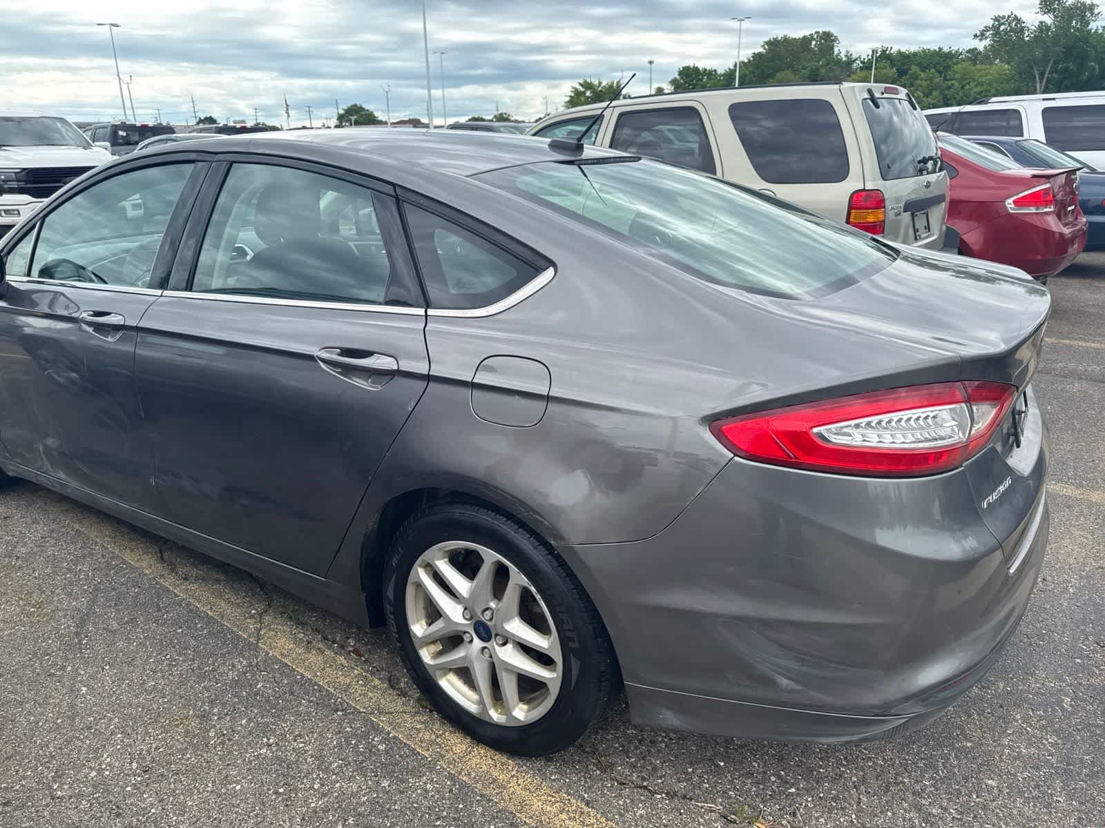 Used 2014 Ford Fusion SE FWD image 17