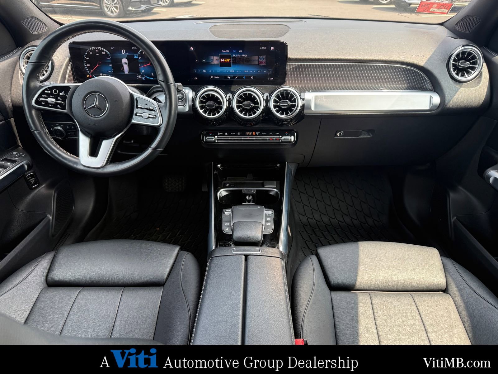 Used 2022 Mercedes-Benz GLB 250 4MATIC image 2