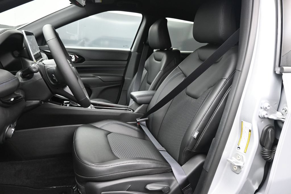 New 2026 Jeep Compass Latitude AWD/4WD image 2