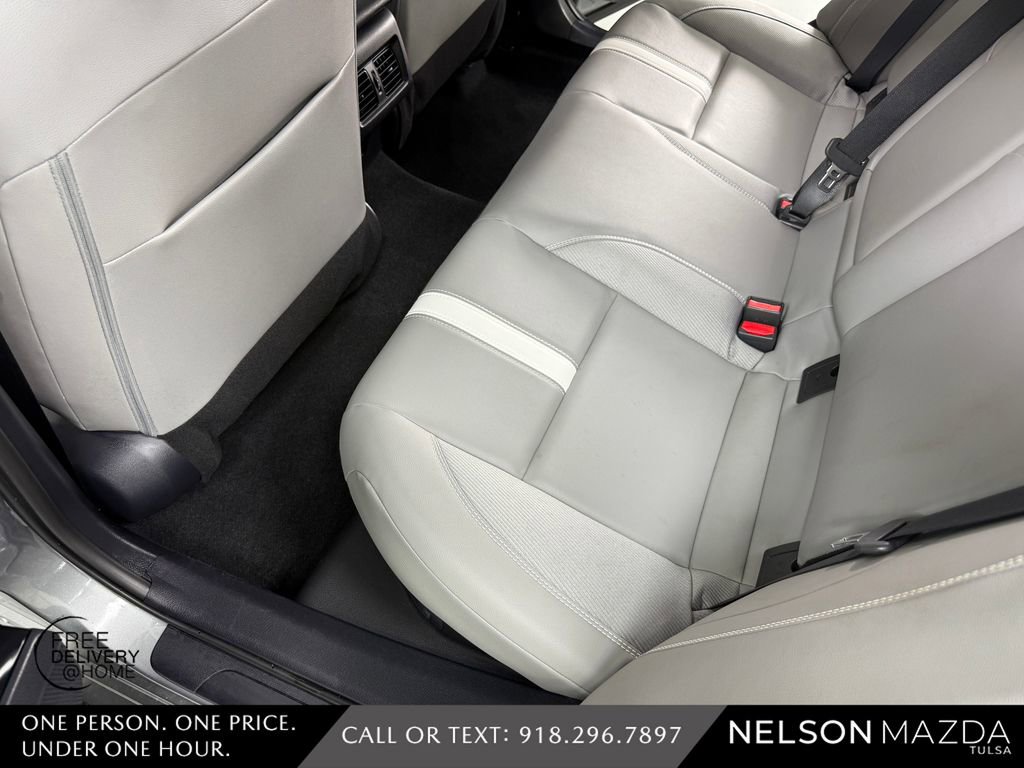 Used 2025 Toyota Camry SE w/ Convenience Package FWD image 39