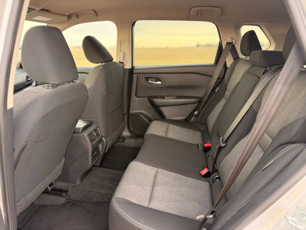 Certified 2025 Nissan Rogue SV image 11