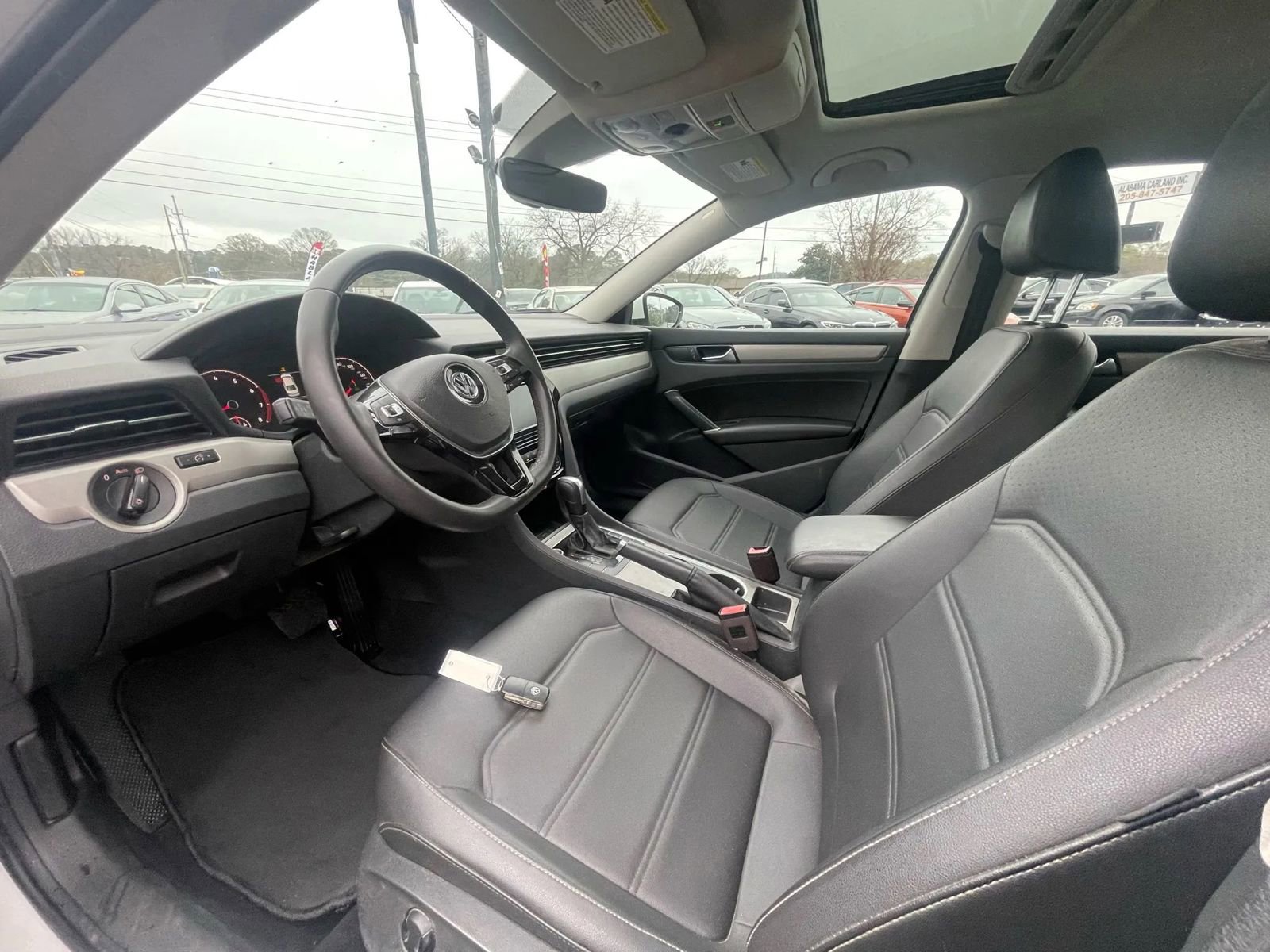 Used 2021 Volkswagen Passat 2.0T SE image 5