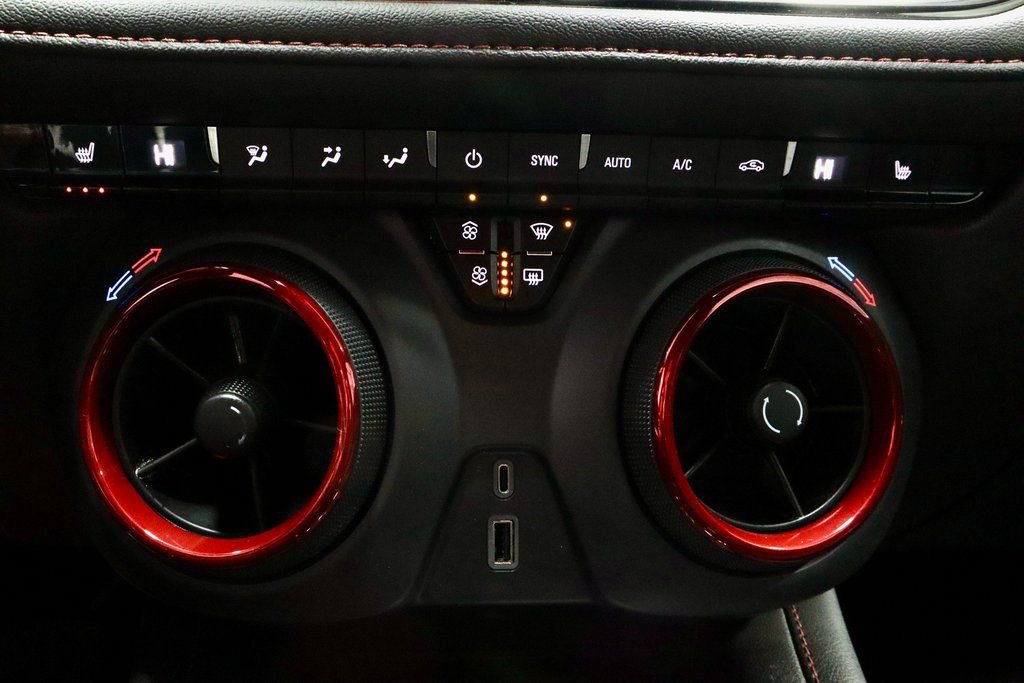 Used 2025 Chevrolet Blazer RS image 31