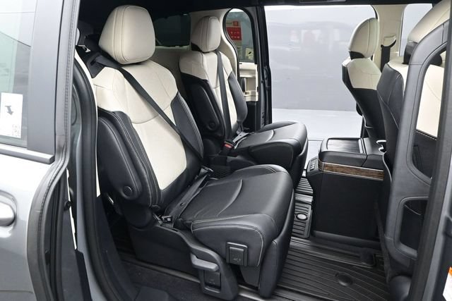 New 2026 Toyota Sienna Limited FWD image 15