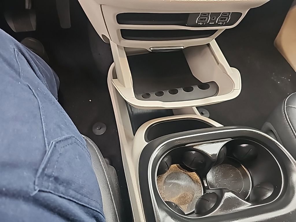 Used 2024 Chrysler Pacifica Touring-L image 23